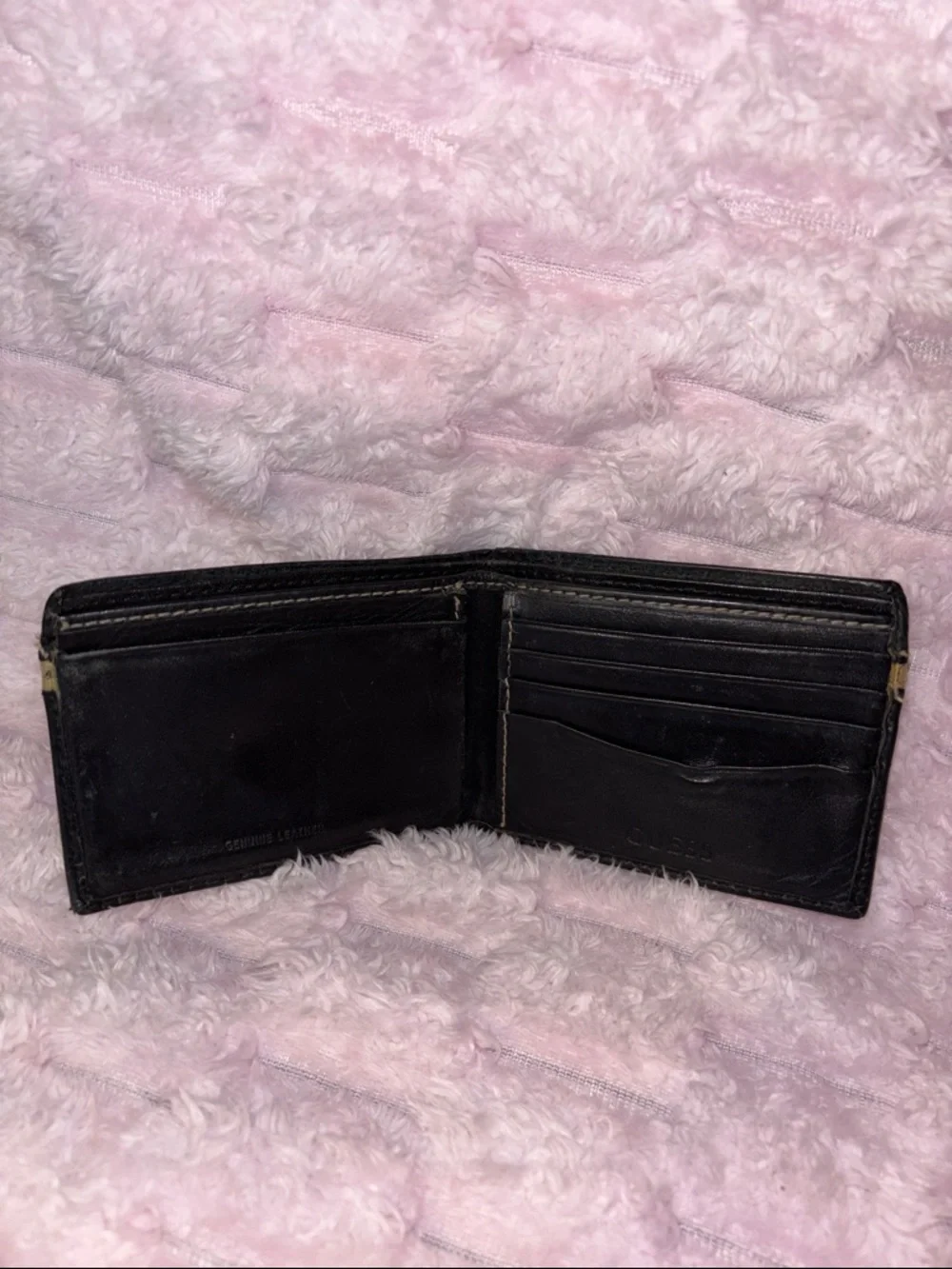Guess Black Leather Men’s Card & Key Holder with Brown Accent
